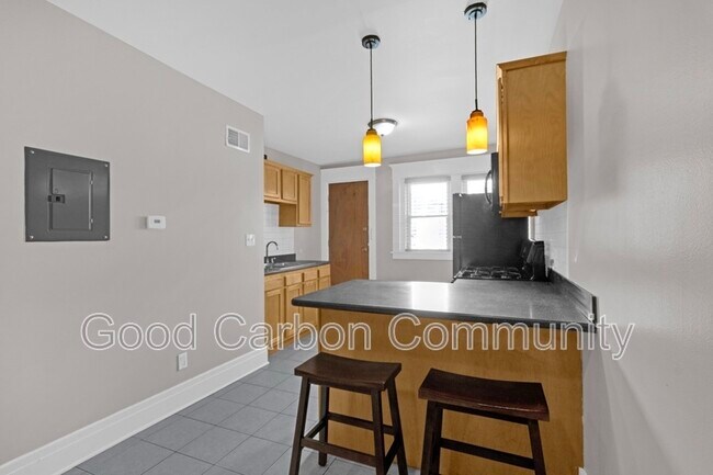 Building Photo - 1205 Hertel Ave