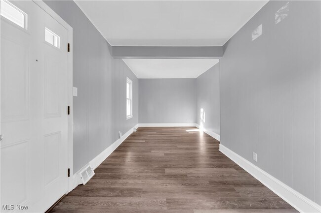 Building Photo - 2115 Dowd Ave