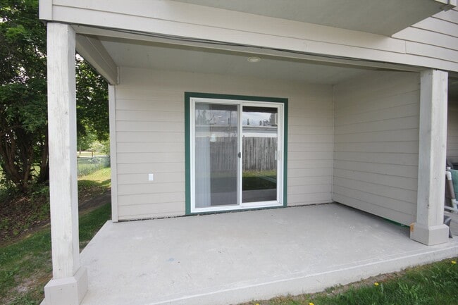 Building Photo - 144 3rd St W