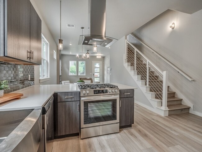 Building Photo - Spacious 4-Bedroom Home with Thoughtful De...
