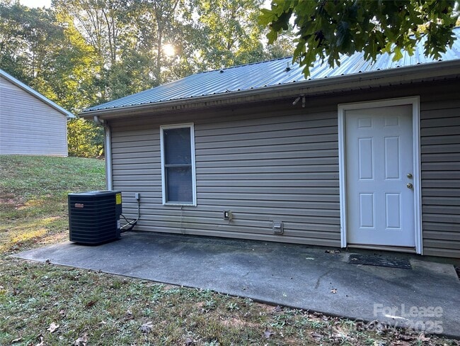 Building Photo - 108 Bryans Way