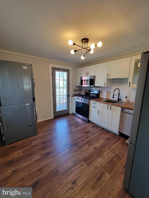 Primary Photo - 540 N Read Ave