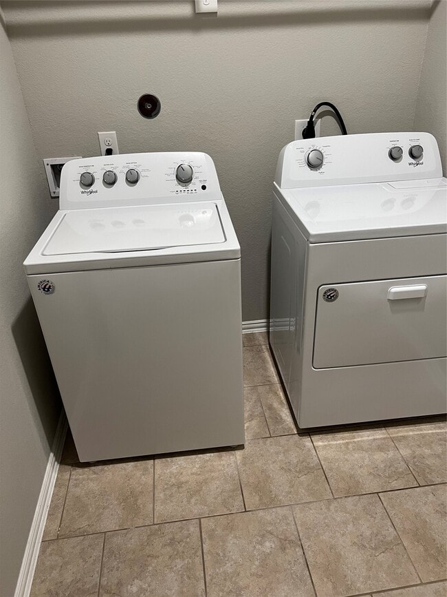 Building Photo - 8435 Chesney Trl