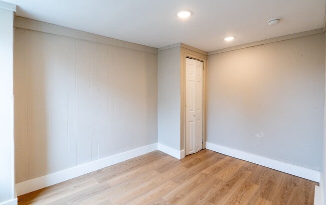 Building Photo - Newly rehabbed 3 bedroom