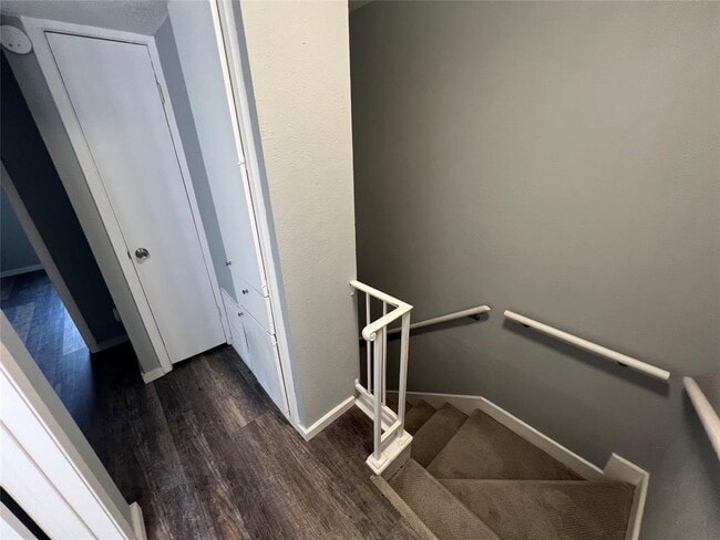 Building Photo - 5808 Wellington Dr