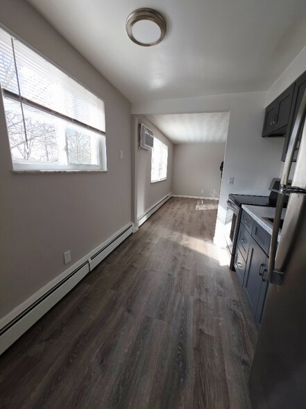 Building Photo - 3339-3339 Epworth Ave