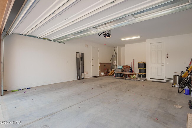 Building Photo - 18549 W Seldon Ln