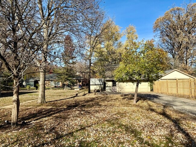 Building Photo - 4700 Teonia Woods Dr