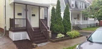 Building Photo - 156 Park St