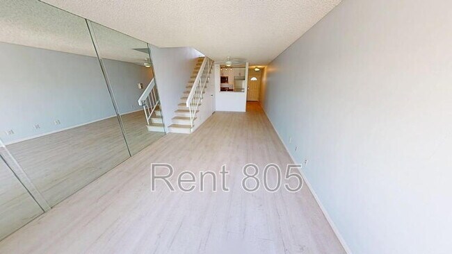 Building Photo - 334 Surfside Dr