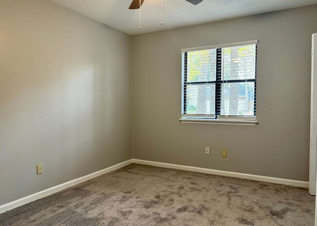 Building Photo - Available now. FULLY-RENOVATED 3 BR/2 BA H...