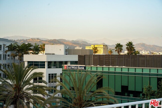 Building Photo - 121 Canon Dr