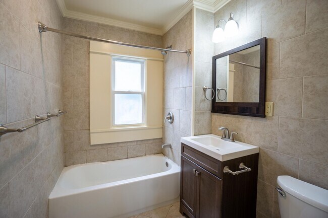 Building Photo - Large Newly Renovated Second Floor Flat Av...