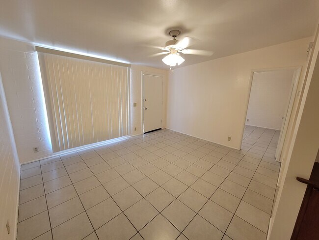 Building Photo - 3423 E Flower St