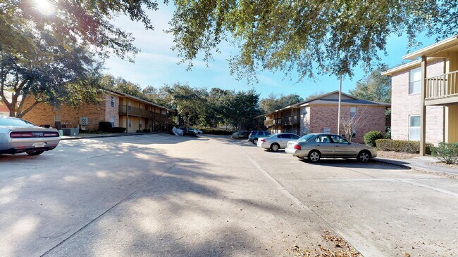 Building Photo - 1859 Norwood Ct