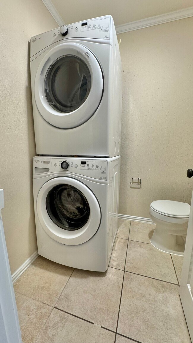 Building Photo - 6452 Olympia Dr