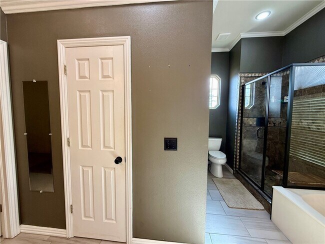 Building Photo - 101 Fox Glove Ln