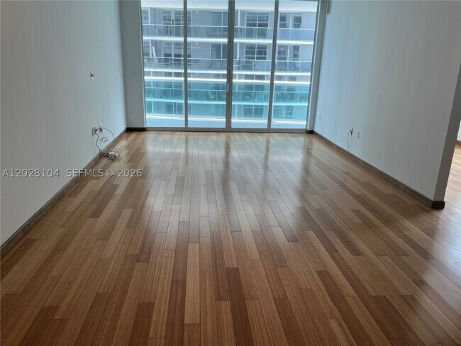 Building Photo - 1800 N Bayshore Dr