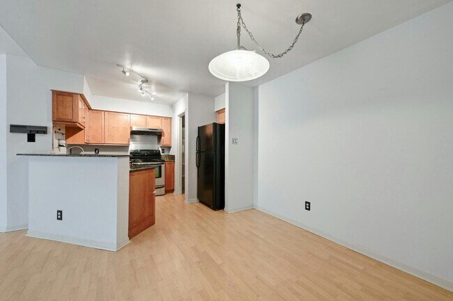 Building Photo - 2450 Wickersham Ln