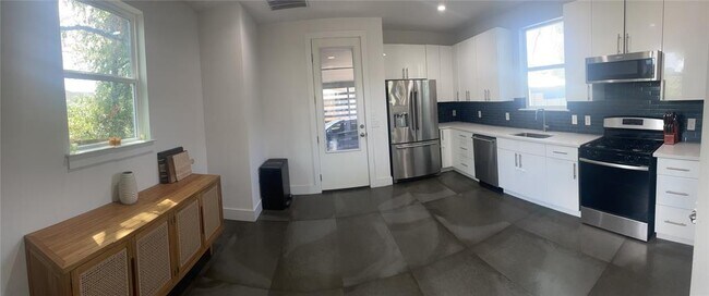 Building Photo - 3409 Pennsylvania Ave