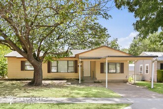 Building Photo - Inviting 3-Bedroom Irving Home