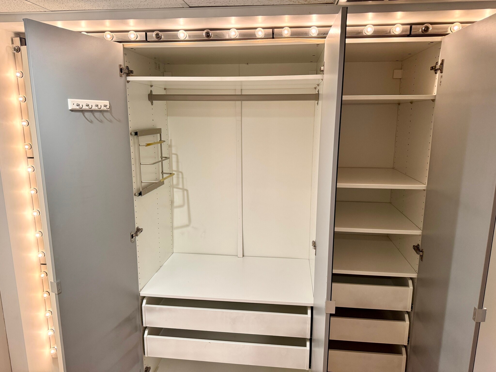 full wall of built in wardrobe and storage - 950 N Kings Rd