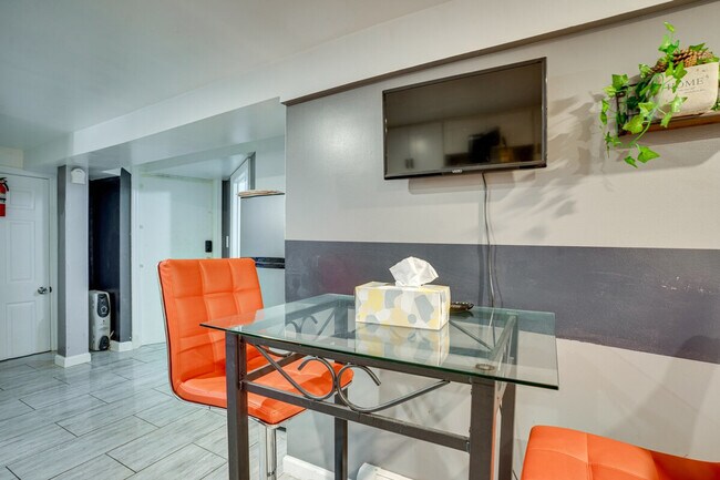 Building Photo - 787 S 13th St