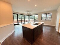 Building Photo - 3255 Carlisle St