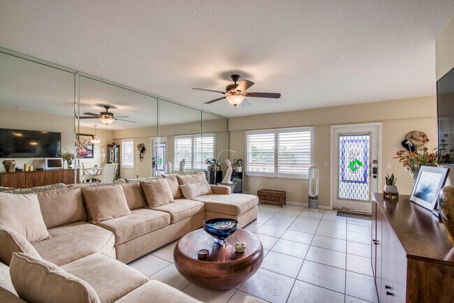 Building Photo - 293 Brighton G