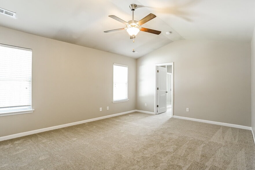 Building Photo - 1130 Rankin Oaks St