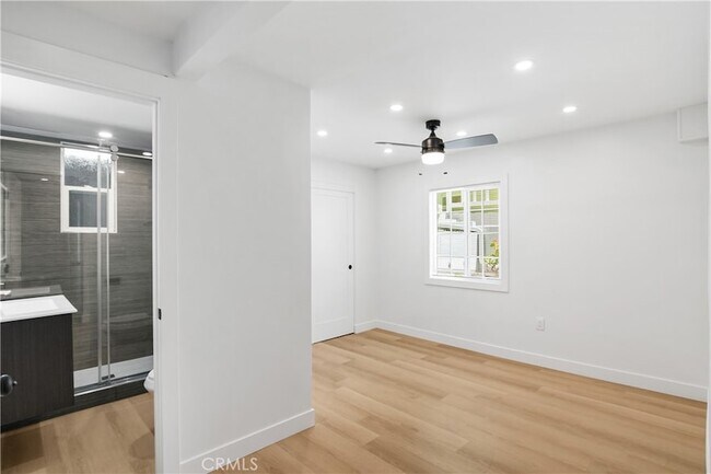 Building Photo - 274 Cliff Dr