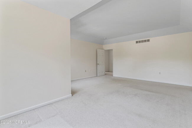 Building Photo - 5 Mulberry Ln