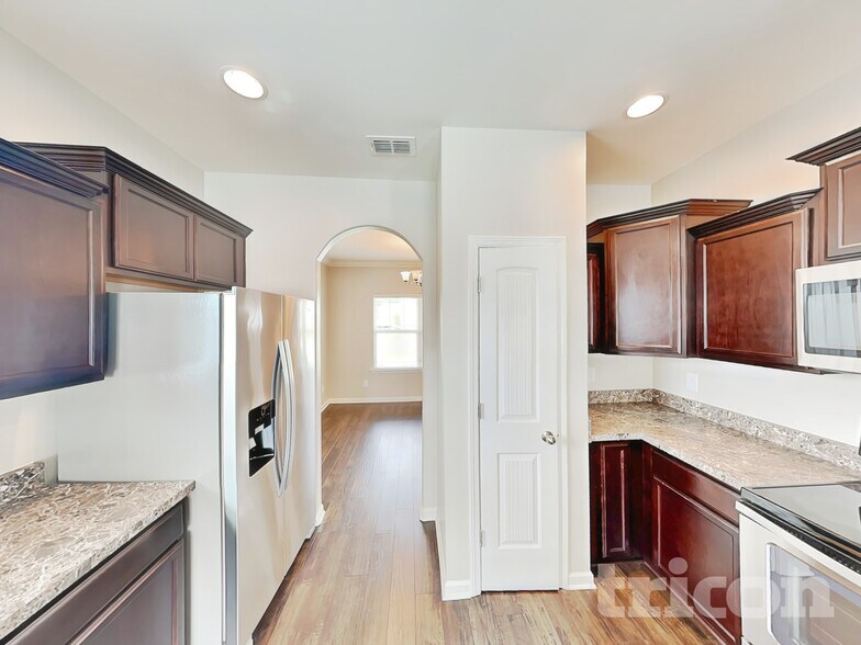 Building Photo - 1113 Carrington Pl