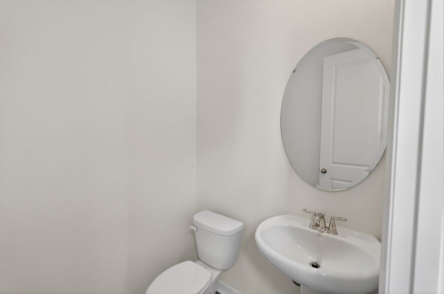 Building Photo - 2967 Embark Trl