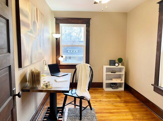 Building Photo - Stylish 2 Bedroom, 1.5 Bath Home with Vintage Charm + Modern Upgrades