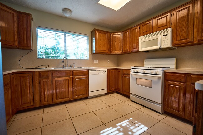 Building Photo - 13407 Nantucket Dr