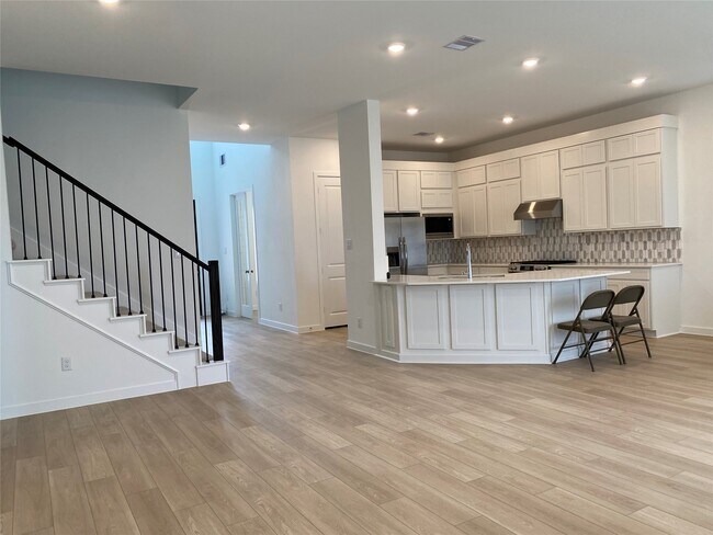 Building Photo - 4523 Sunny Hazel Ln
