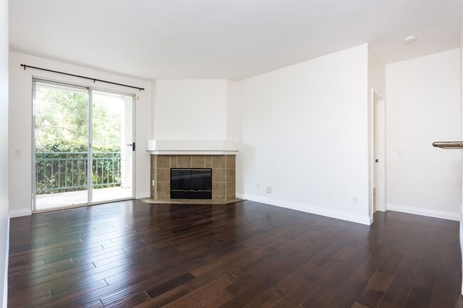 Building Photo - River Colony Condo in Mission Valley East