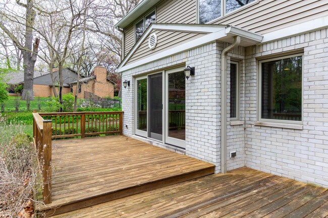 Building Photo - SOPHISTICATED COMFORT in HISTORIC FRANKLIN