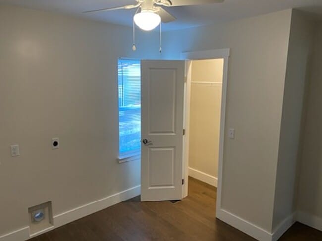 Building Photo - 2 Bedroom 1 bath