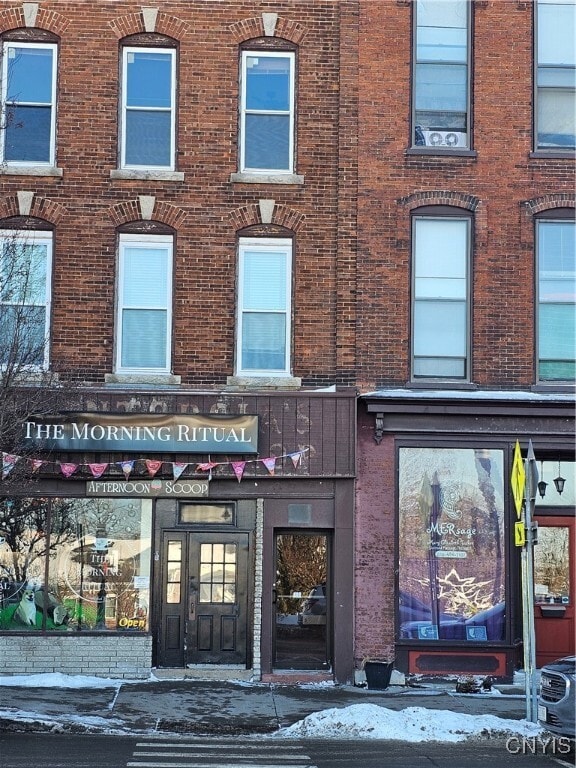 Building Photo - 266 State St