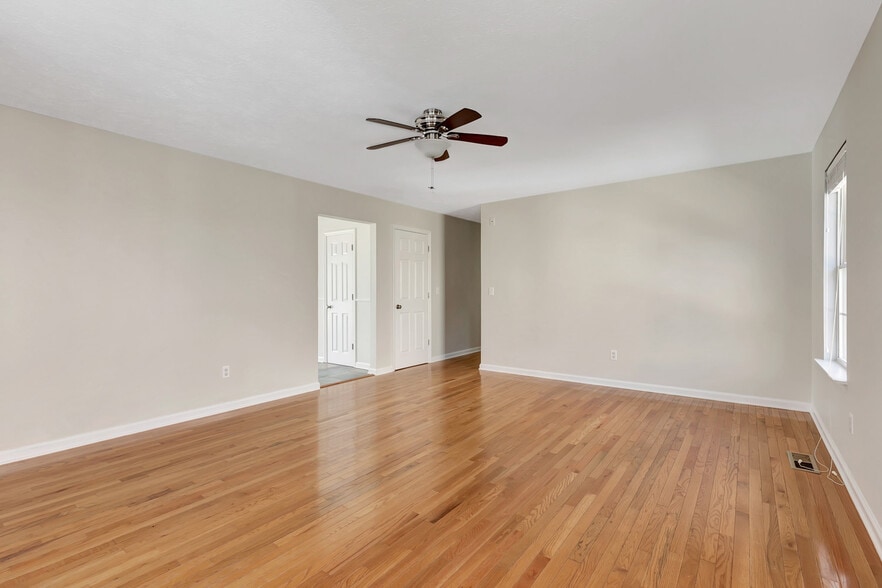 Building Photo - 1549 Cora Dr