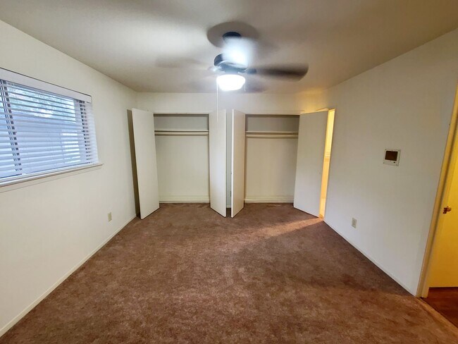 Building Photo - 2 Bed, 2 Bath Duplex near White Rock Lake!
