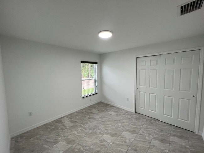 Building Photo - Spacious 4 Bed 2 Bath 2 Car Townhome Built in 2022 in Palm Coast!