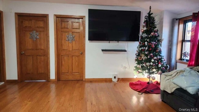 Primary Photo - 119-25 9th Ave