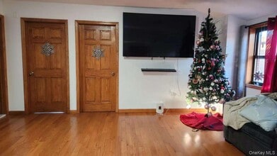 Building Photo - 119-25 9th Ave