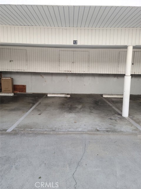 Building Photo - 470 S Los Robles Ave