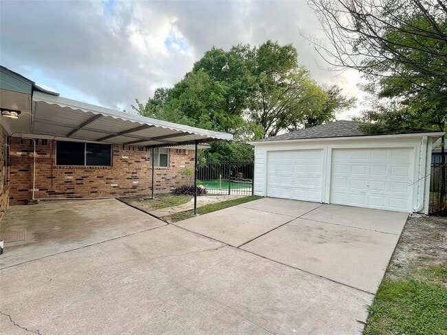 Building Photo - 11807 Monticeto Ln
