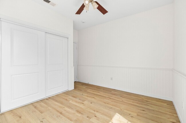 Building Photo - 308 Island Way