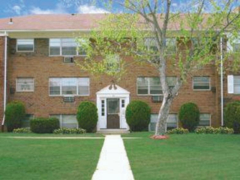 Brentwood Gardens 2757 Rt 516 Old Bridge NJ 08857 Apartment Finder